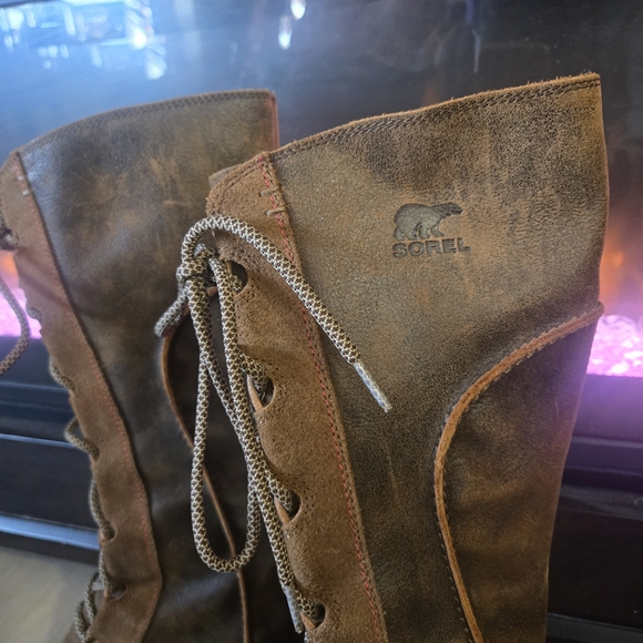 Sorel Women's Distressed Brown Lace-Up Boots - Picture 4 of 11